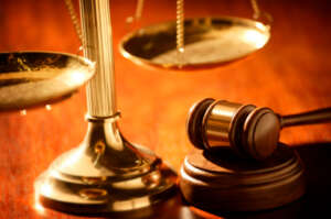 Picture_of_scales_and_gavel_29173843_std